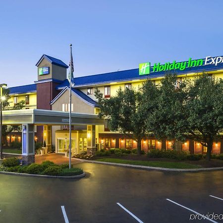 Holiday Inn Express Frazer - Malvern, An Ihg Hotel Exterior photo